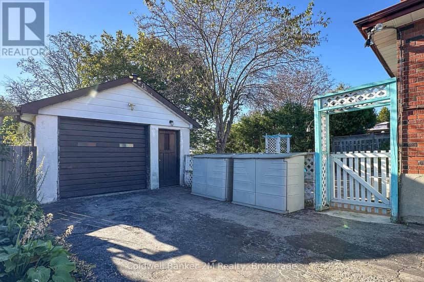 64 Harris Avenue — photo 24 of 31