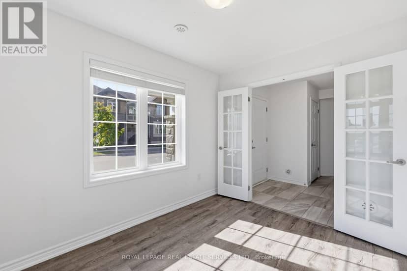 998 Balsam Court, Milton, photo 6