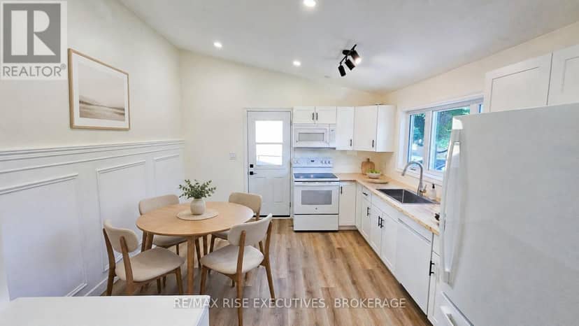 47 Henry Crescent — photo 10 of 19