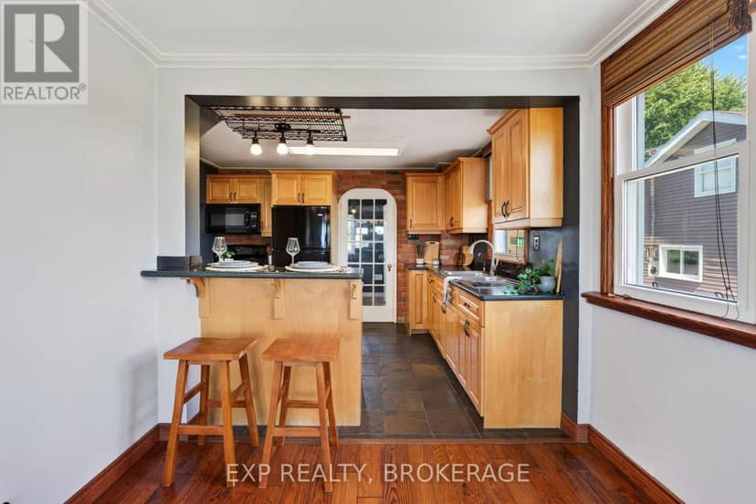 5157 Bath Road, Loyalist, photo 3