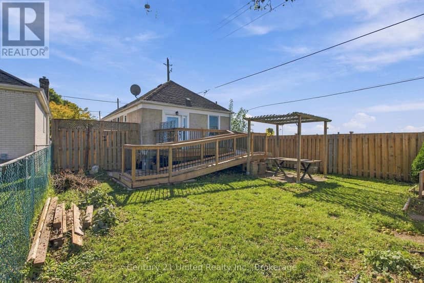 57 Sherwood Avenue — photo 31 of 32