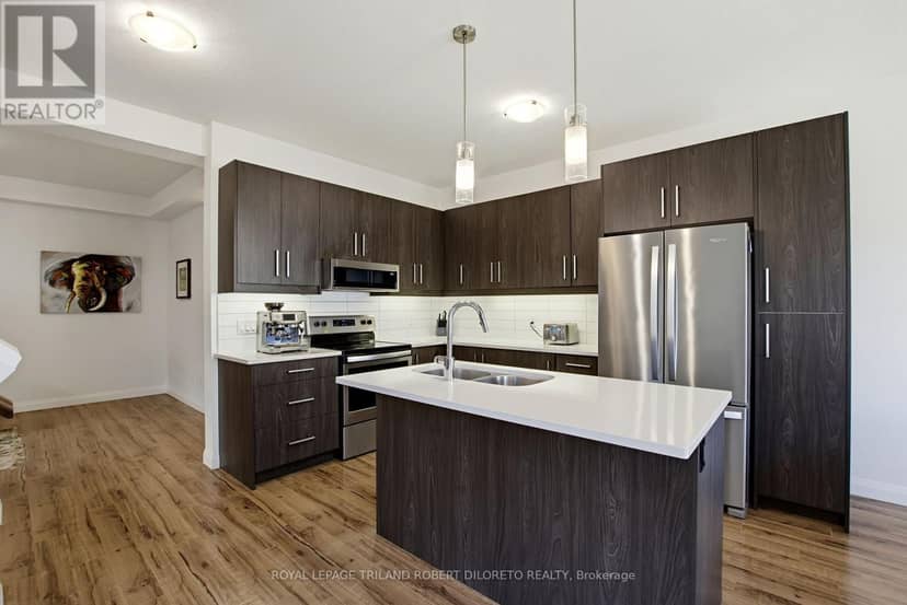 149 - 3260 Singleton Avenue — photo 13 of 29