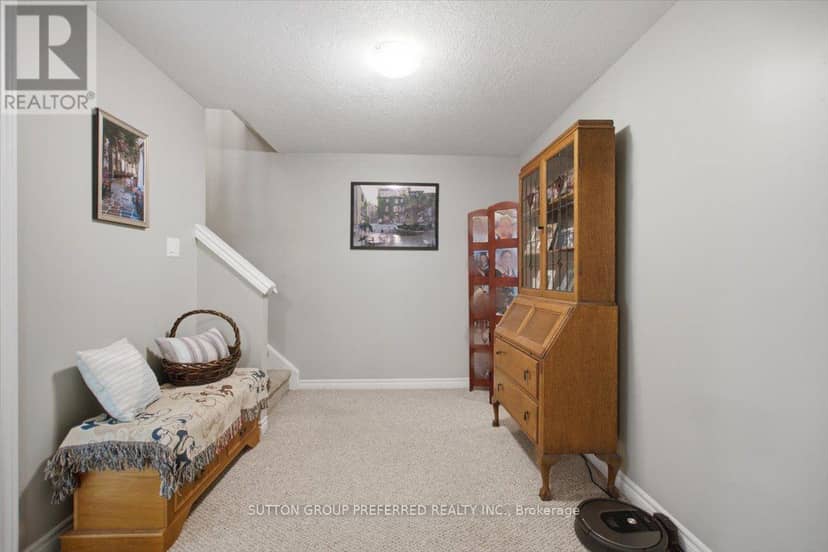 72 - 869 Whetherfield Street — photo 27 of 40