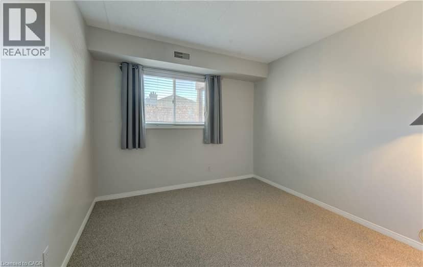 3085 KINGSWAY Drive Unit# 27 — photo 17 of 24