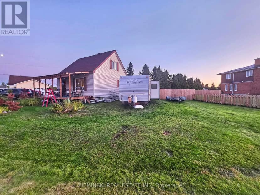 1 Bowman Avenue — photo 18 of 21