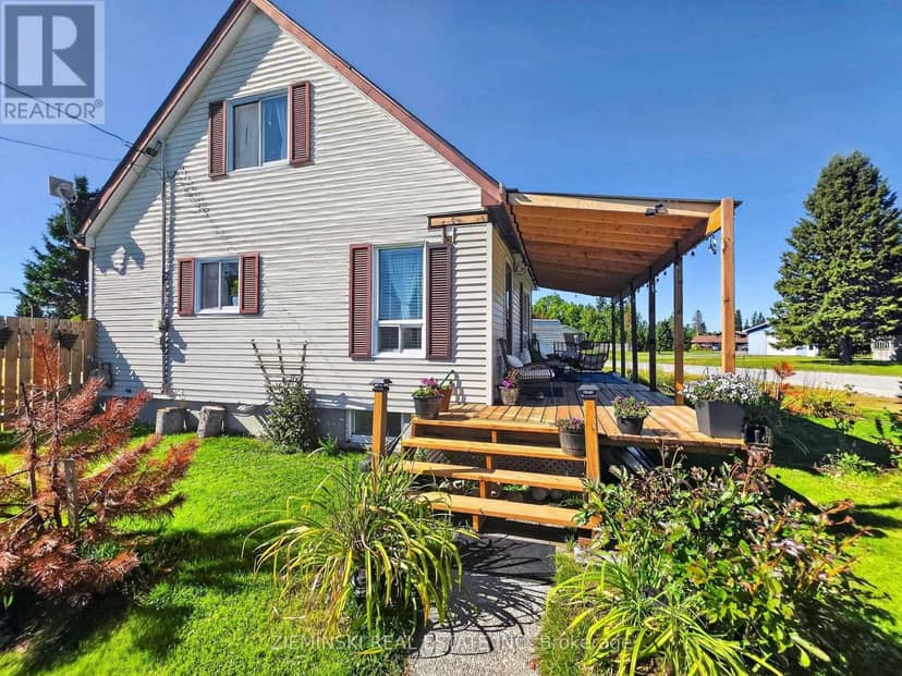 1 Bowman Avenue — photo 19 of 21