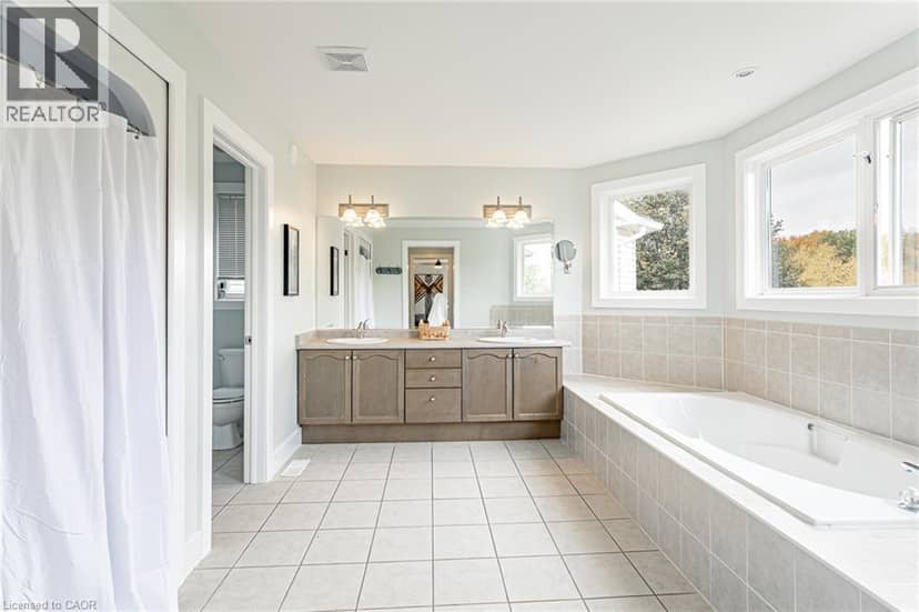 312 SCHOONER Crescent — photo 21 of 40