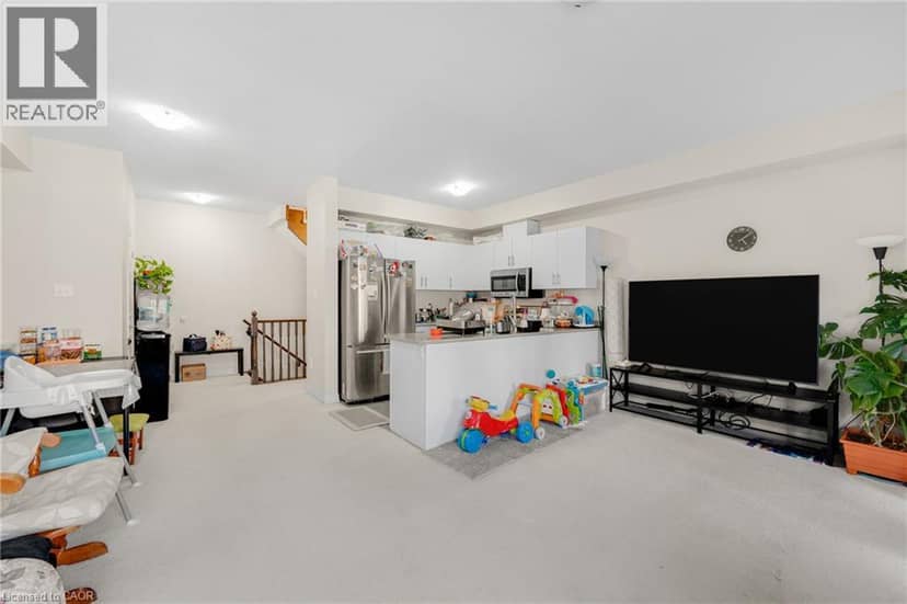 88 DECORSO Drive Unit# 80 — photo 10 of 22