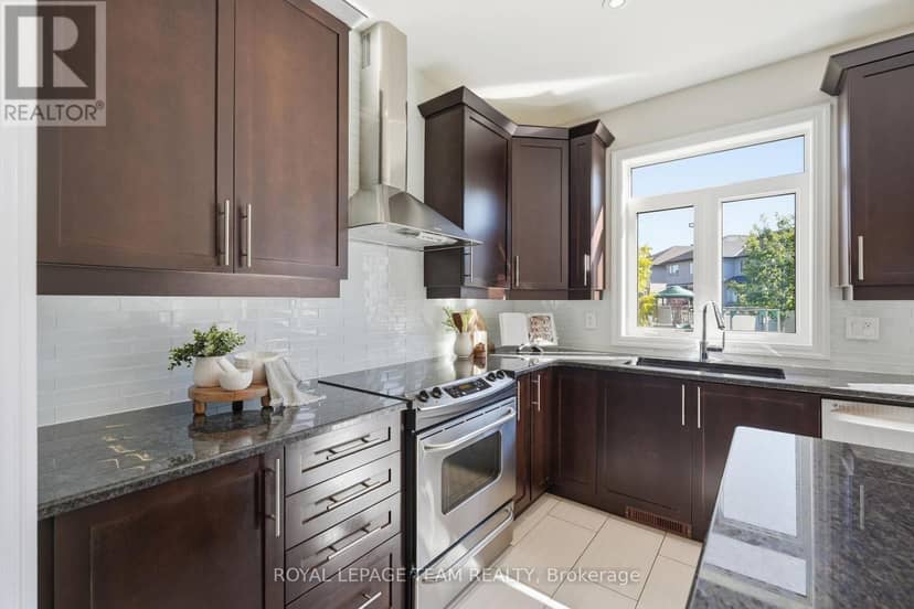 230 Dave Smith Crescent — photo 10 of 40