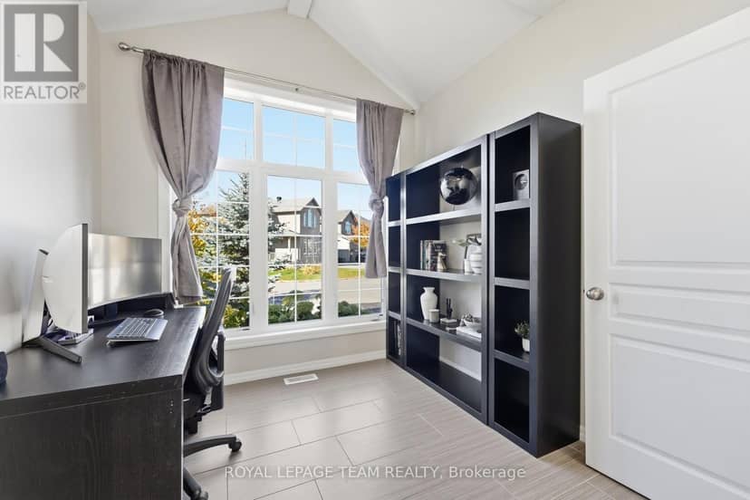 230 Dave Smith Crescent — photo 19 of 40