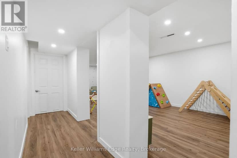 131 West 34th Street — photo 27 of 38