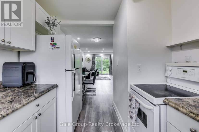 9 - 105 Springbank Avenue — photo 13 of 37