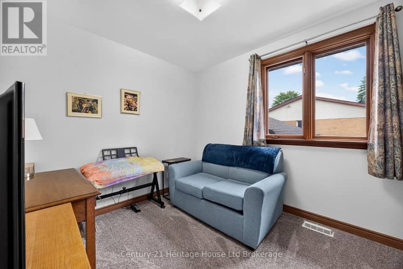 174 Metcalfe Street — photo 18 of 37
