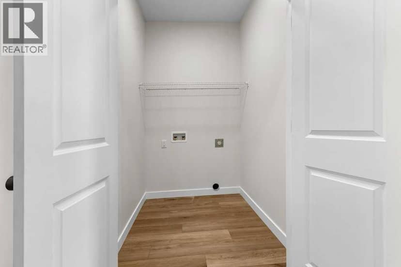 25 Ian Way — photo 19 of 22
