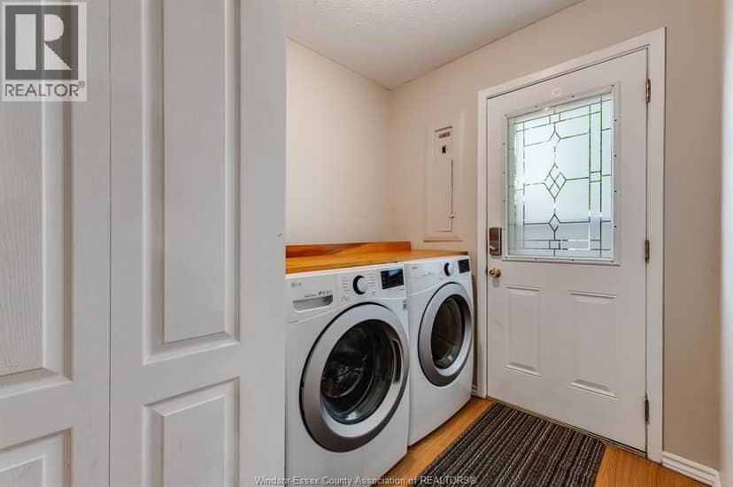 109 Erie STREET North — photo 13 of 40