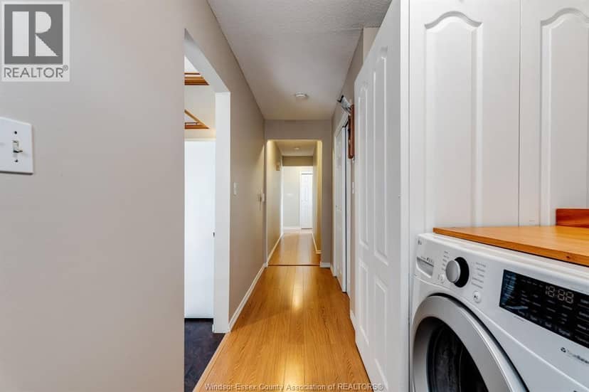 109 Erie STREET North — photo 14 of 40