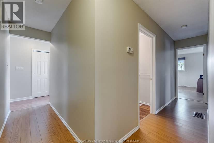 109 Erie STREET North — photo 15 of 40