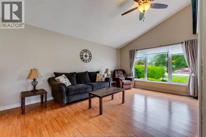 109 Erie STREET North, Merlin, photo 3
