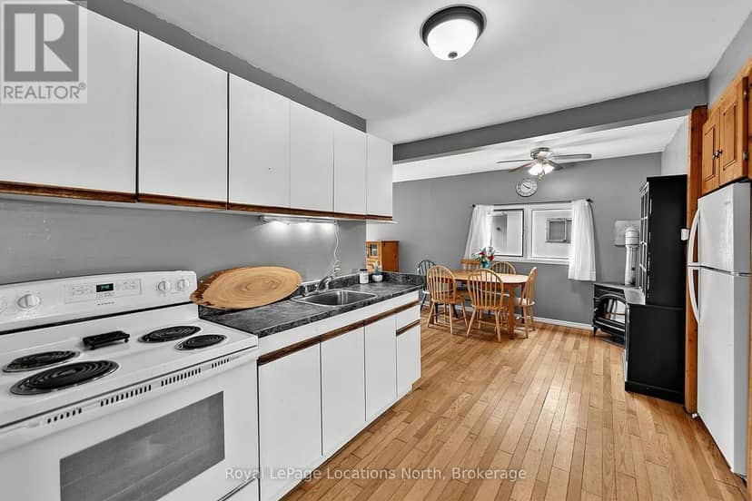 9031 Beachwood Road, Wasaga Beach, photo 6
