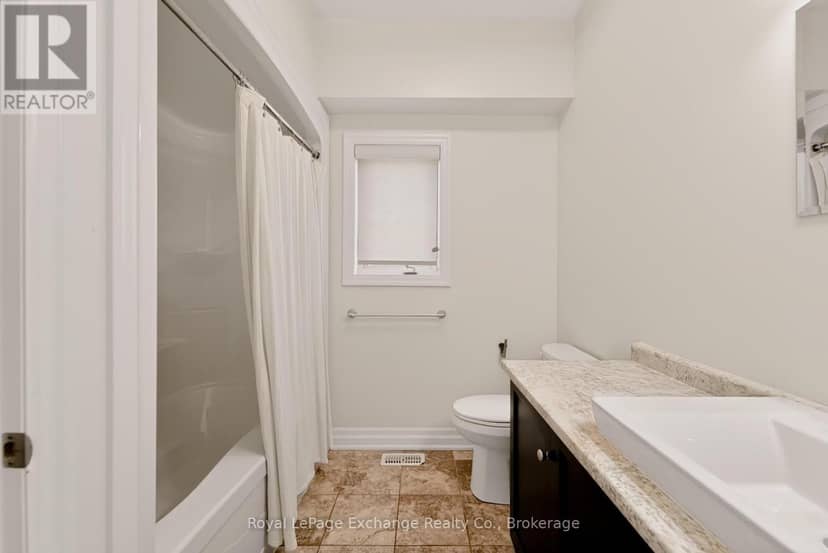 66 - 524 Stornoway Street — photo 14 of 35
