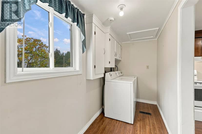 207 Main Road — photo 23 of 40