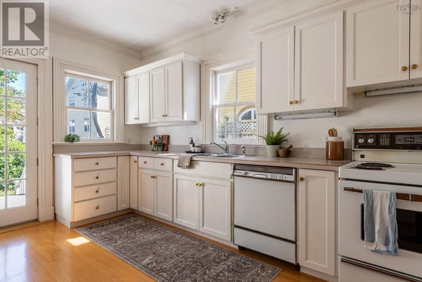1165 South Park Street — photo 21 of 40