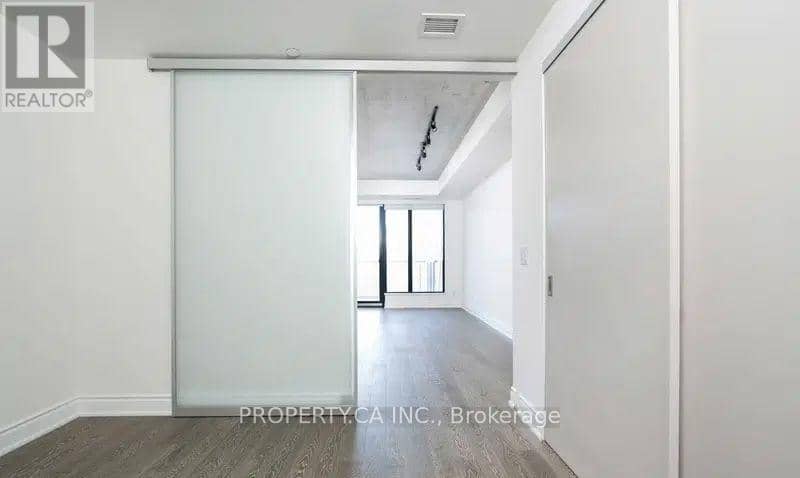 301 - 608 Richmond Street N — photo 15 of 26