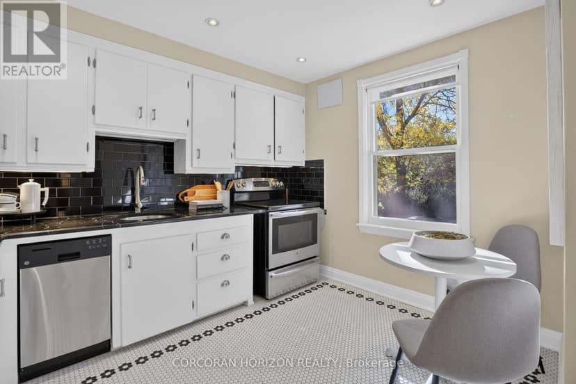 27 Armour Boulevard — photo 16 of 29