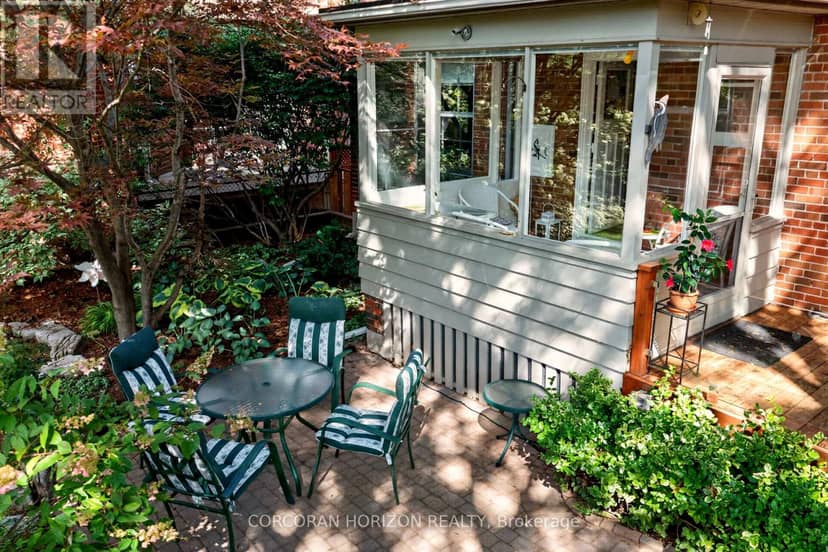 27 Armour Boulevard, Toronto, photo 6