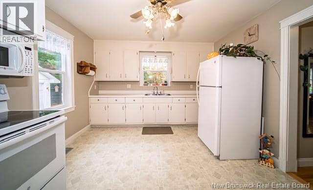 141 Claremont Drive — photo 6 of 33