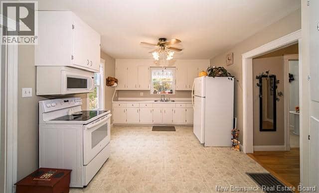 141 Claremont Drive — photo 4 of 33