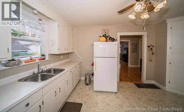 141 Claremont Drive — photo 8 of 33