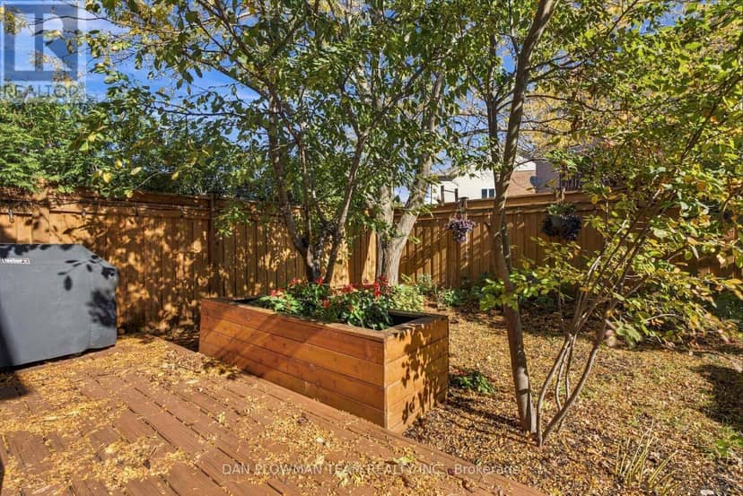 980 Langford Street — photo 38 of 40