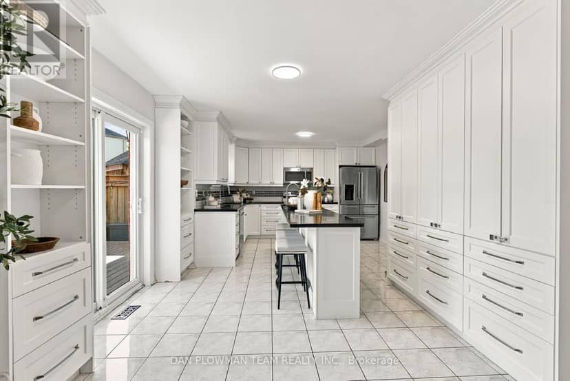 980 Langford Street — photo 9 of 40
