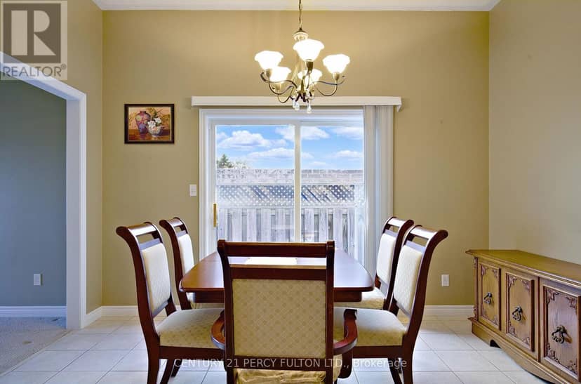 7 Bridlewood Boulevard — photo 10 of 40