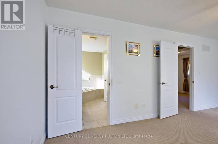 7 Bridlewood Boulevard — photo 17 of 40