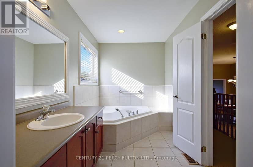 7 Bridlewood Boulevard — photo 19 of 40