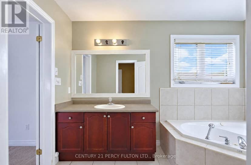 7 Bridlewood Boulevard — photo 20 of 40