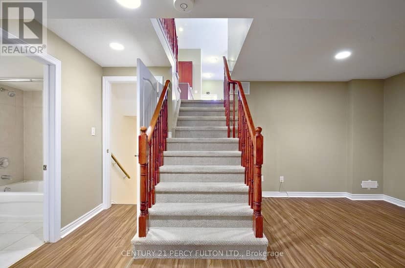 7 Bridlewood Boulevard — photo 24 of 40