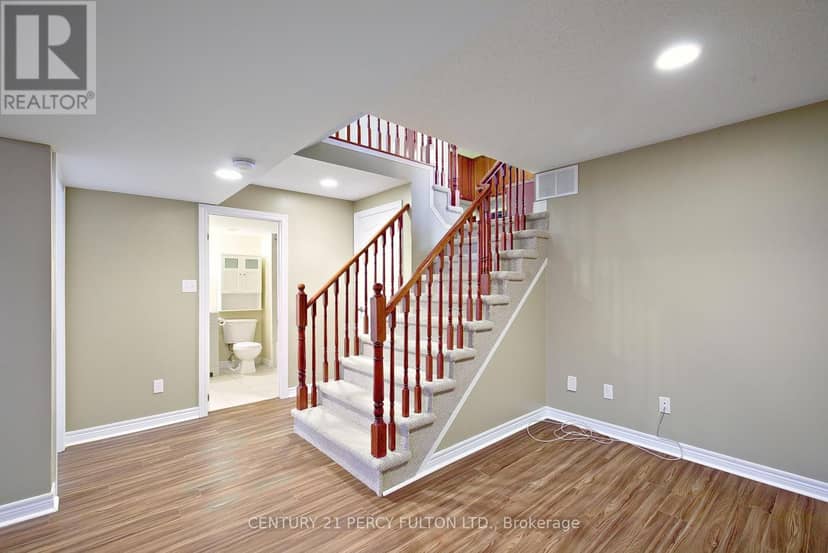 7 Bridlewood Boulevard — photo 28 of 40