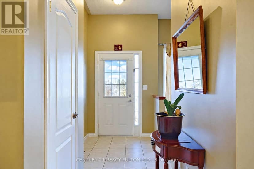 7 Bridlewood Boulevard, Whitby, photo 3