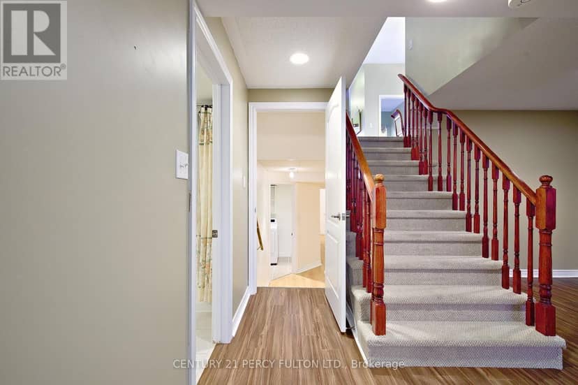 7 Bridlewood Boulevard — photo 33 of 40