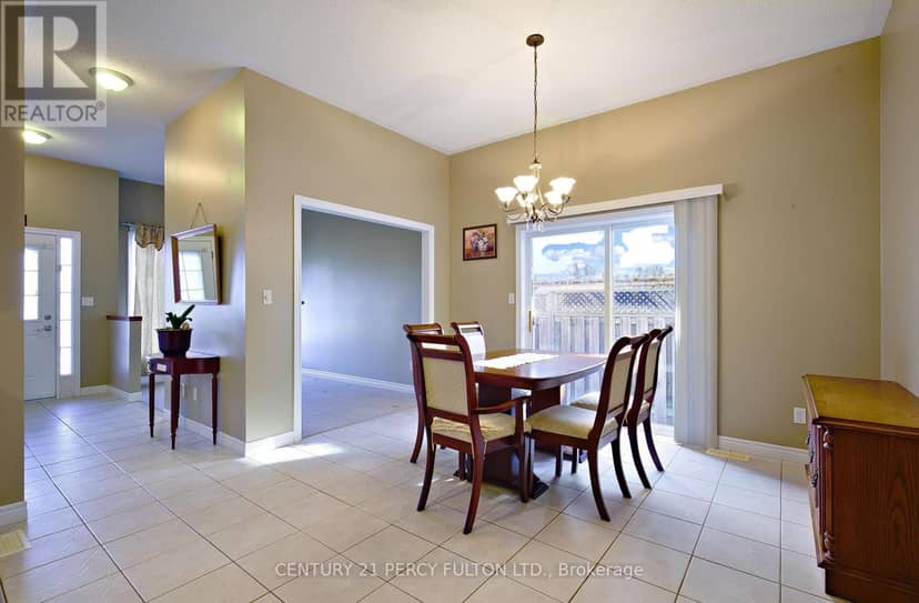 7 Bridlewood Boulevard — photo 9 of 40
