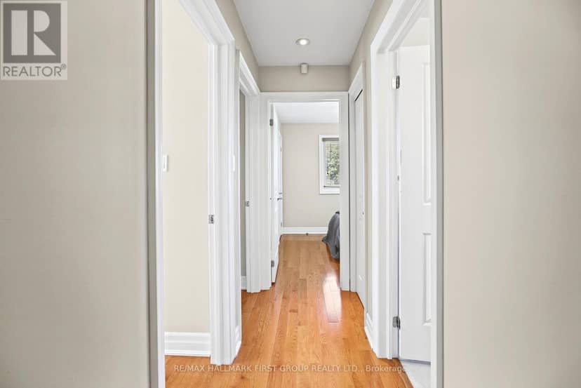 518 Gilbert Street E — photo 20 of 39