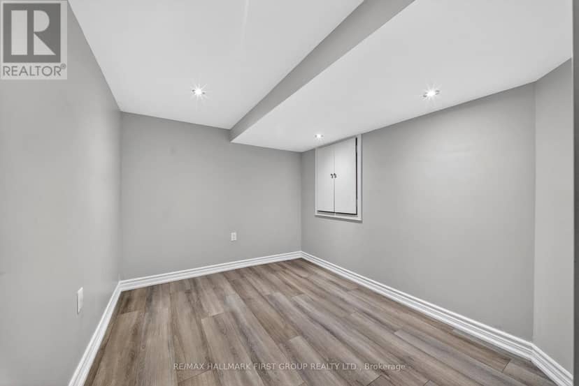 121 Blackwell Crescent — photo 38 of 40
