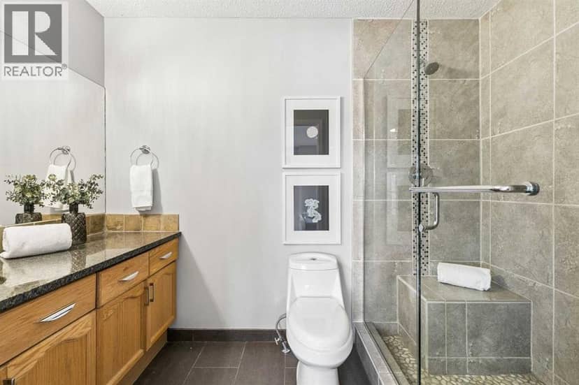 2405 17 Street SW — photo 29 of 40
