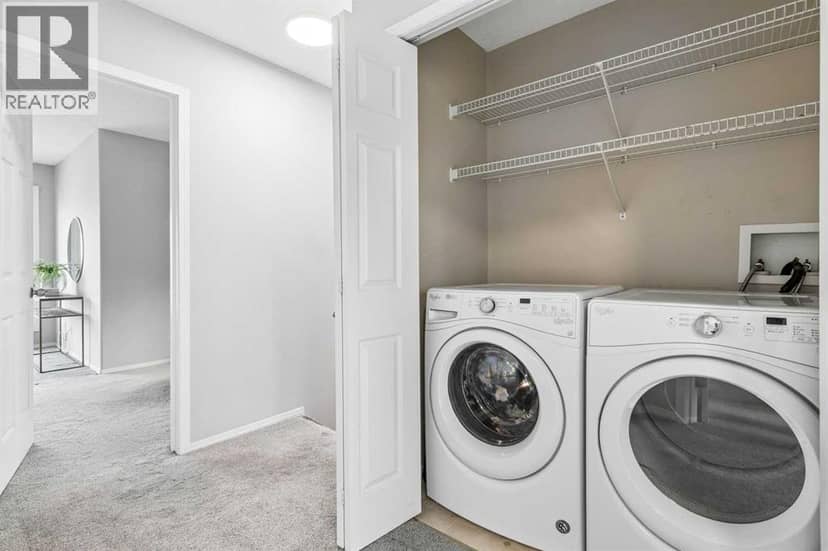 2405 17 Street SW — photo 21 of 40