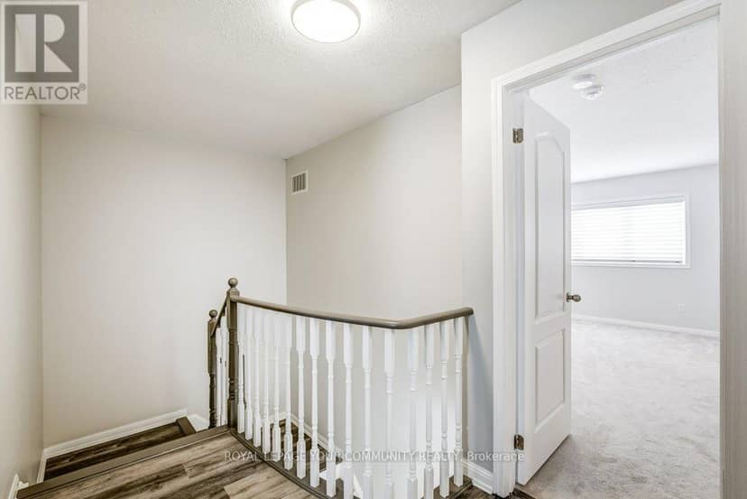 16 Don Hadden Crescent — photo 16 of 25