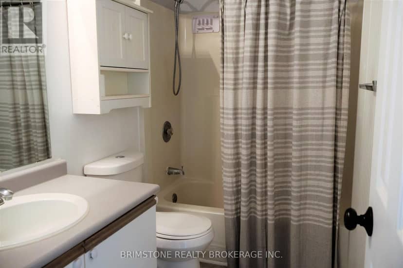 204 Pickett Crescent — photo 18 of 25
