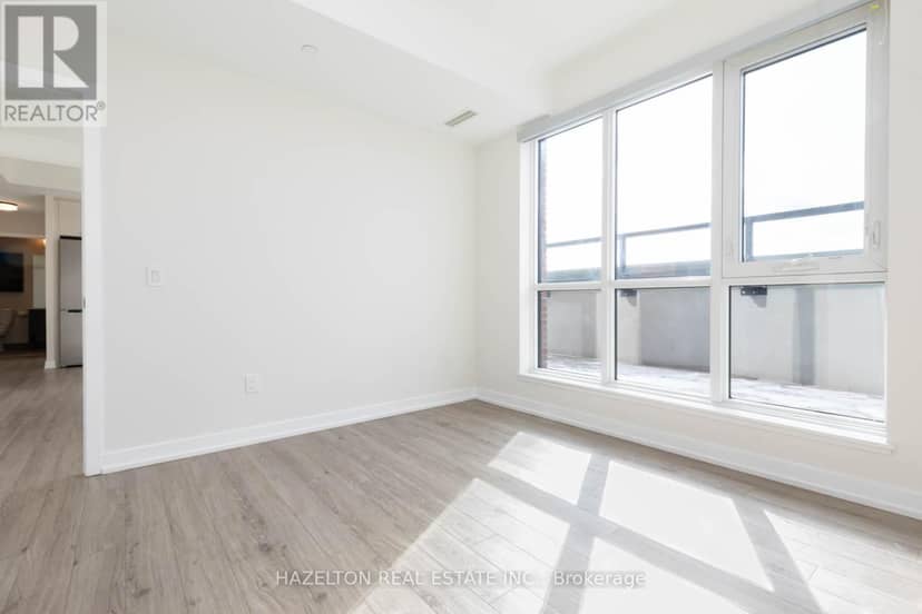905 - 2300 St. Clair Avenue W — photo 18 of 33